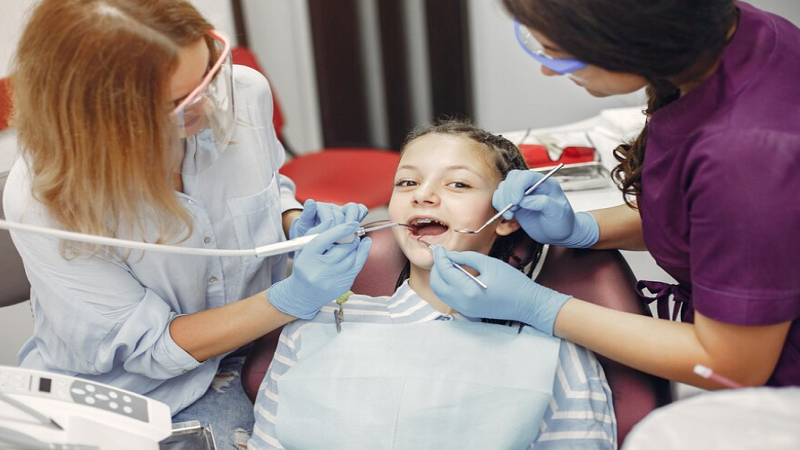 Children's Dental Health: Early Habits for Bright Smiles